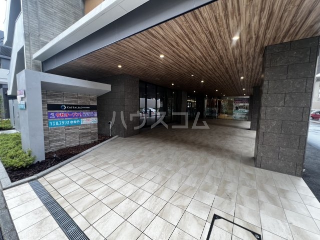 28/30 エントランス