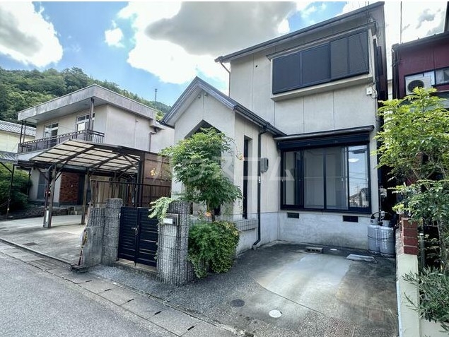 2/2 エントランス