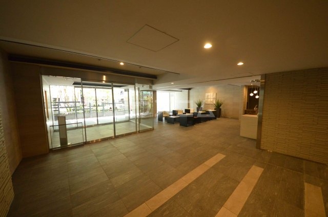 2/5 エントランス