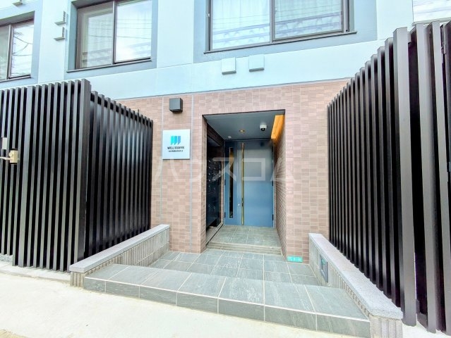 22/28 エントランス