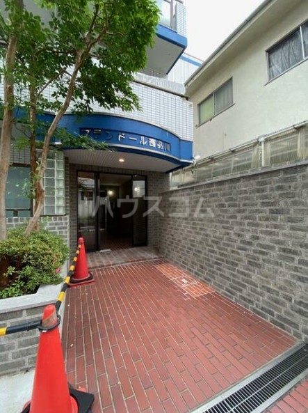 15/19 エントランス