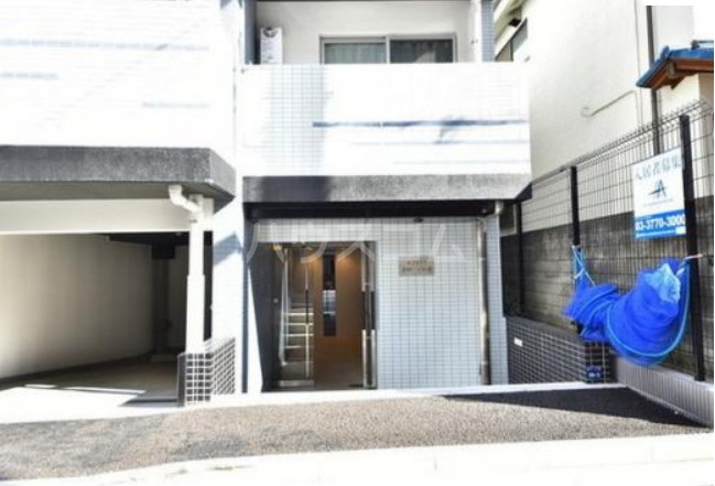 13/20 エントランス