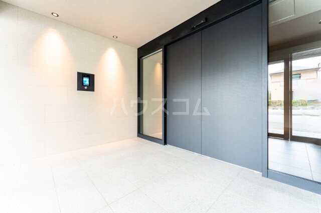 2/4 エントランス