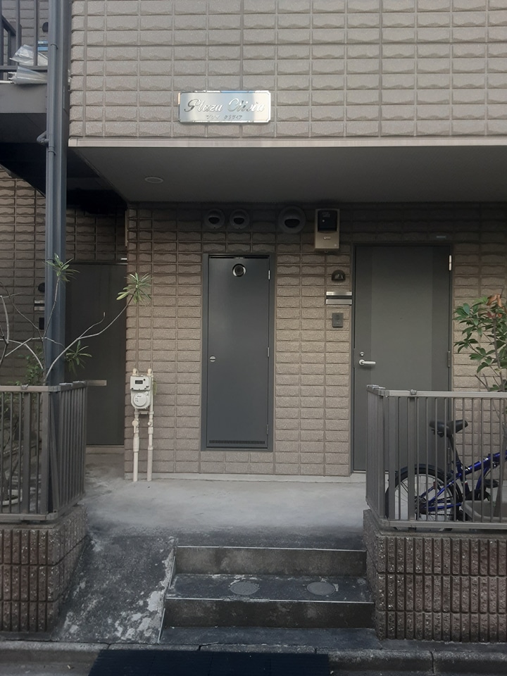 26/30 エントランス