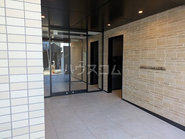 26/30 エントランス