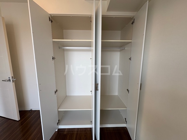 27/29 エントランス