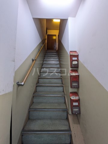 21/28 エントランス