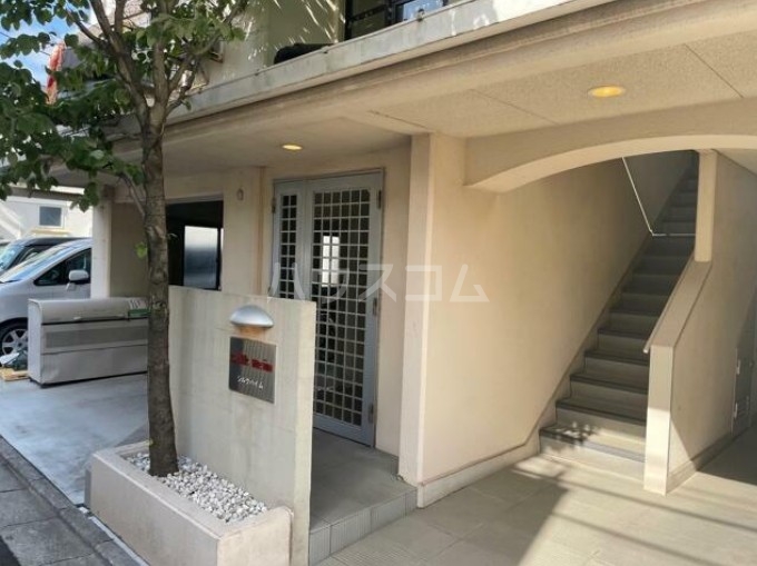 14/25 エントランス