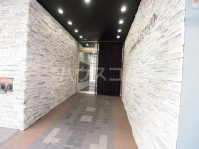 17/28 エントランス