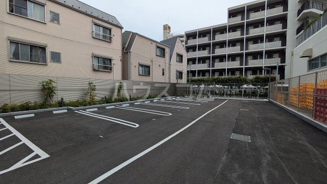 23/30 駐車場
