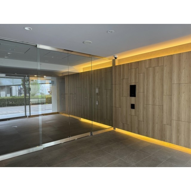 14/14 エントランス