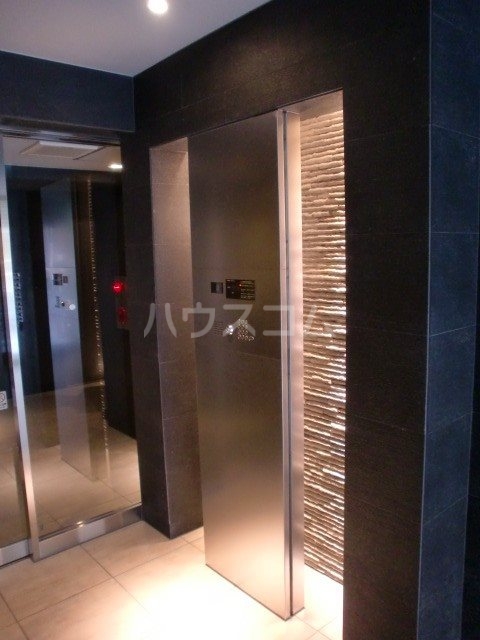 14/15 エントランス