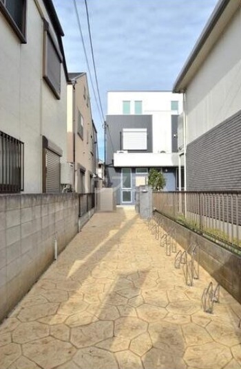 15/23 エントランス