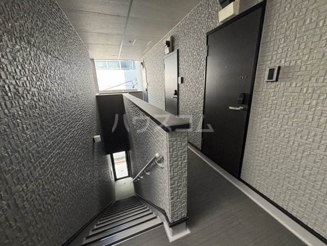 19/22 エントランス