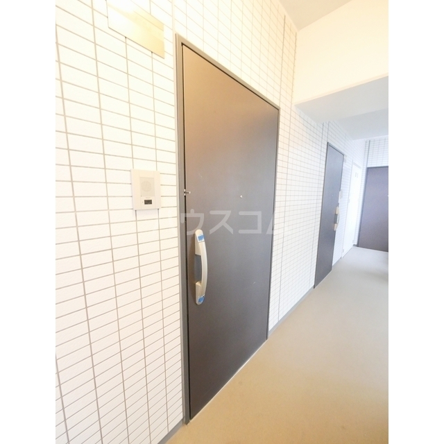 15/23 エントランス