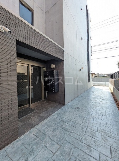 22/30 エントランス