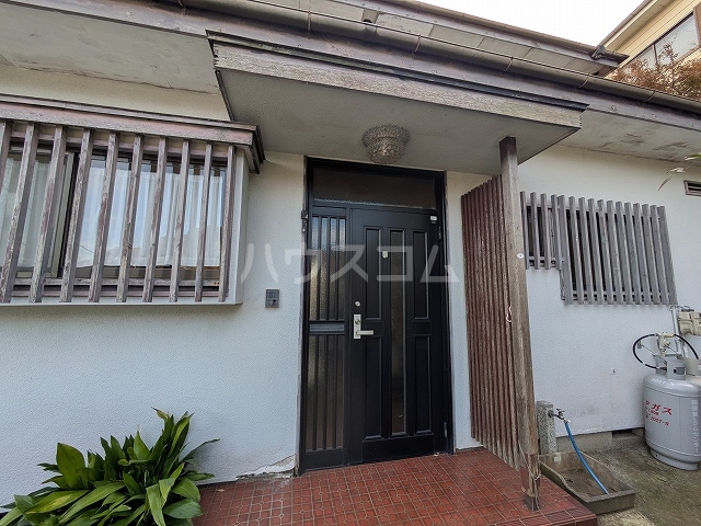 25/30 エントランス