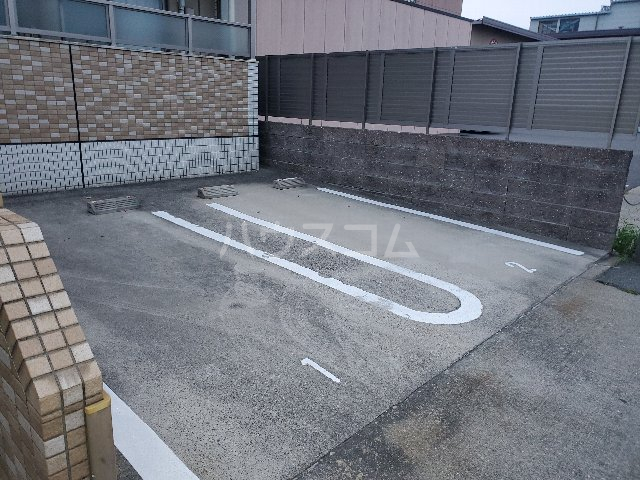 22/30 駐車場