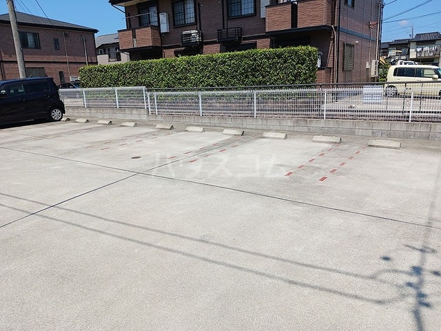 27/30 駐車場