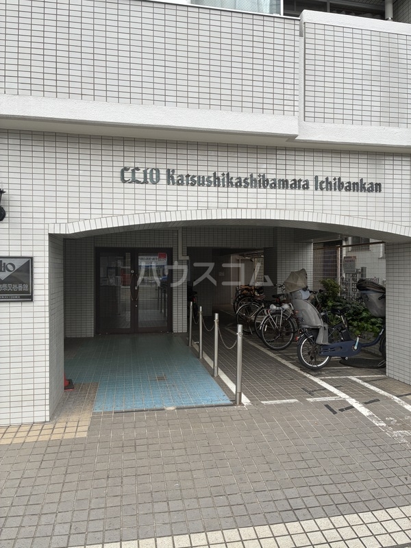 2/2 エントランス