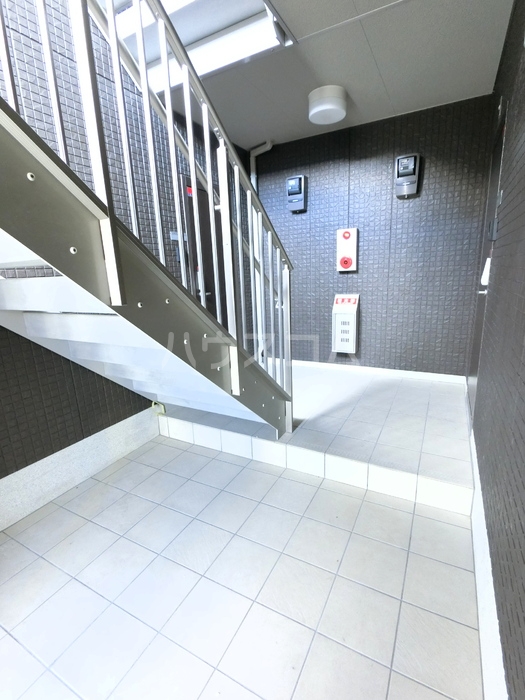 2/5 エントランス