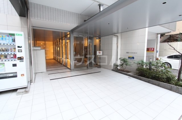 25/30 エントランス