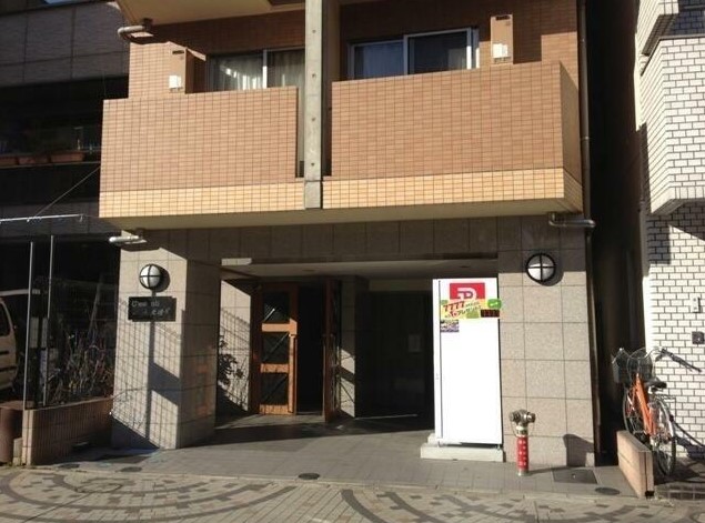 15/23 エントランス