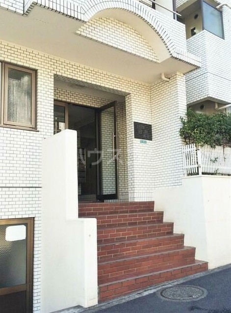 18/24 エントランス