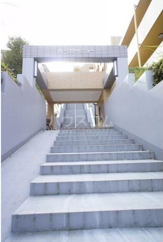 25/30 エントランス