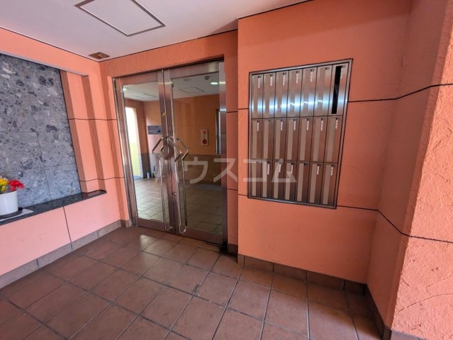 28/30 エントランス