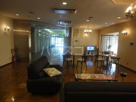 18/26 エントランス