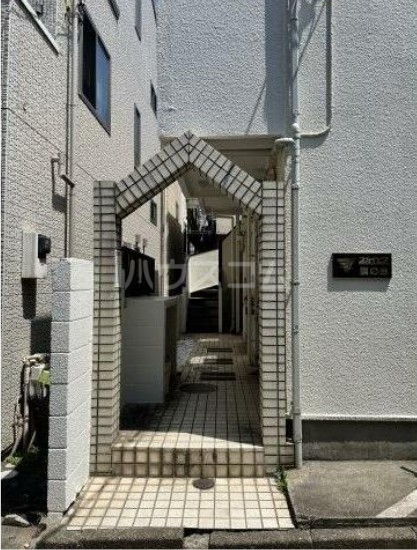 2/2 エントランス