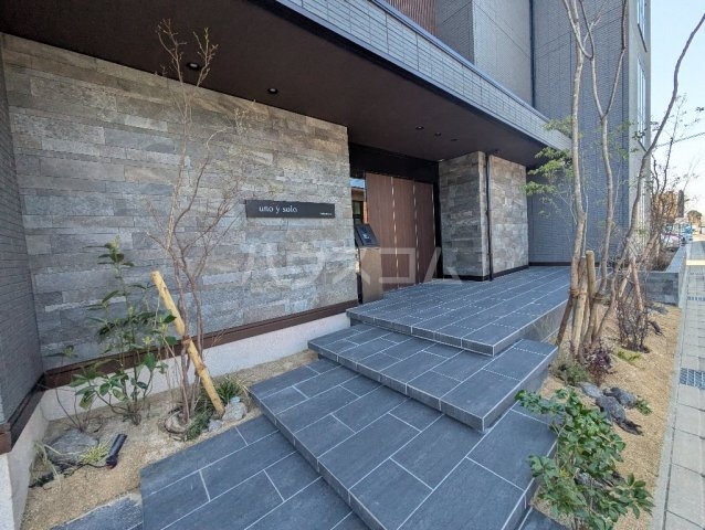 28/29 エントランス