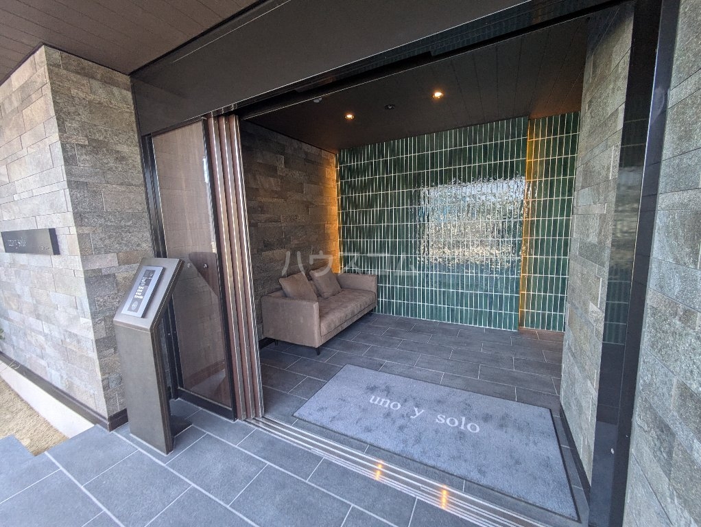 28/29 エントランス