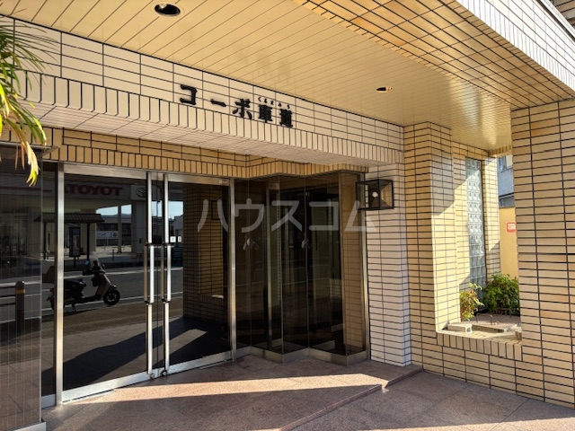 22/30 エントランス