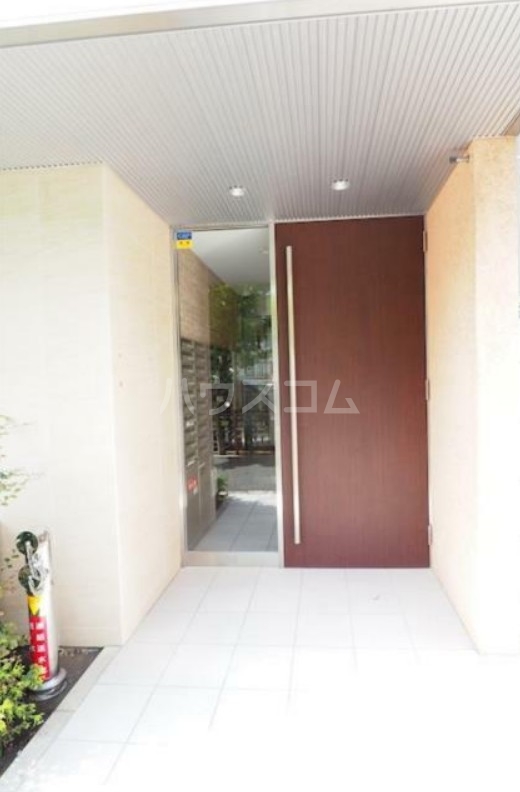 20/30 エントランス