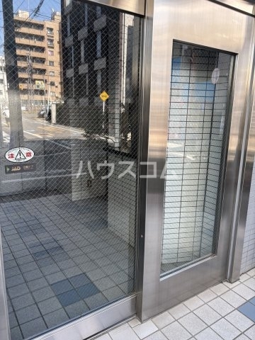 20/29 エントランス