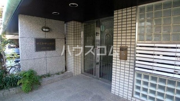 18/21 エントランス