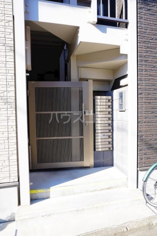 21/24 エントランス