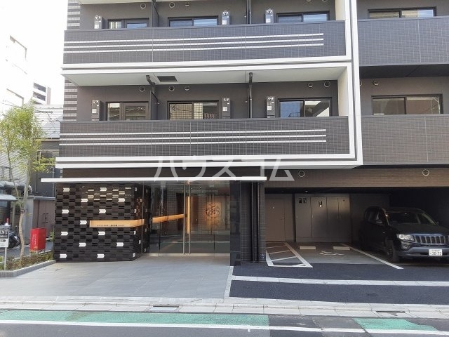 19/30 エントランス