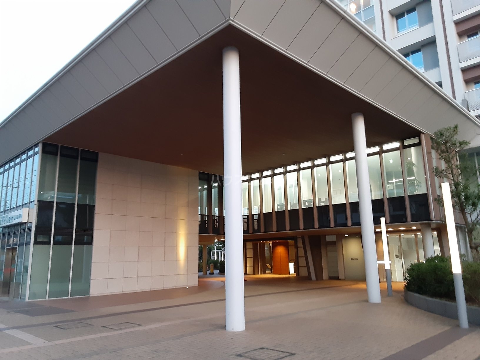 17/21 エントランス