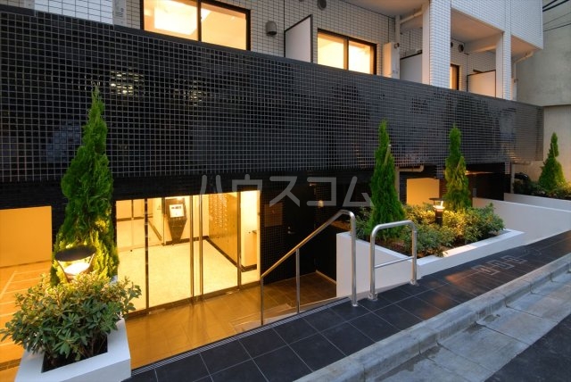 25/30 エントランス