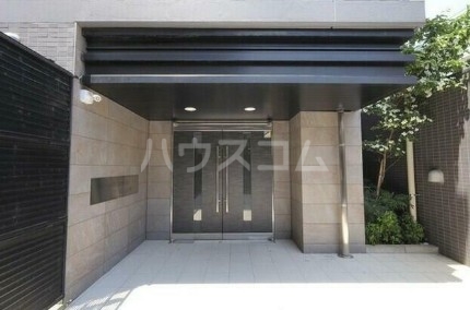 16/26 エントランス