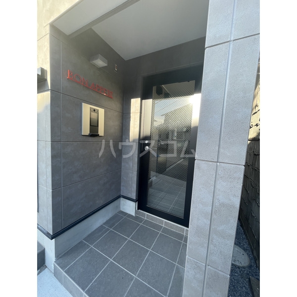 15/18 エントランス