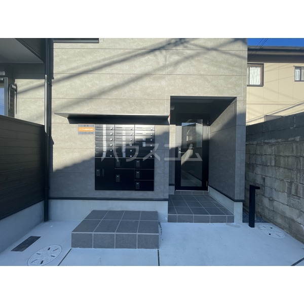 16/18 エントランス