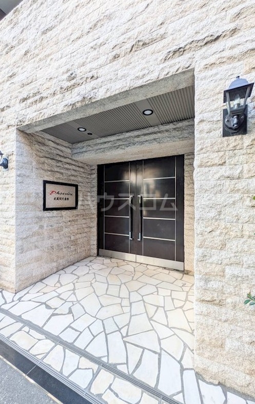 15/20 エントランス