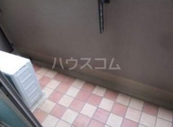 16/20 エントランス