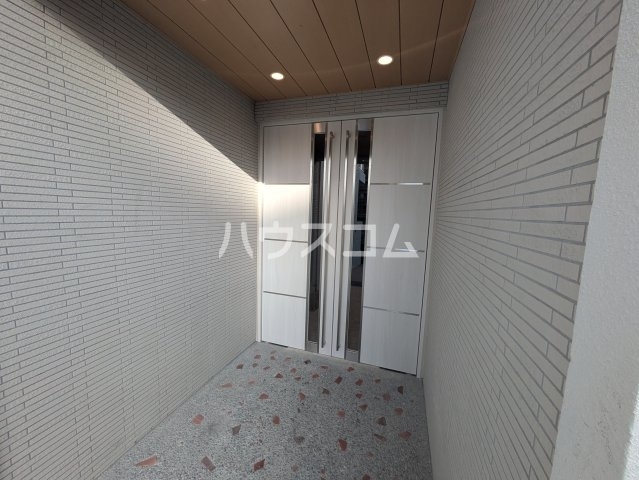 21/26 エントランス