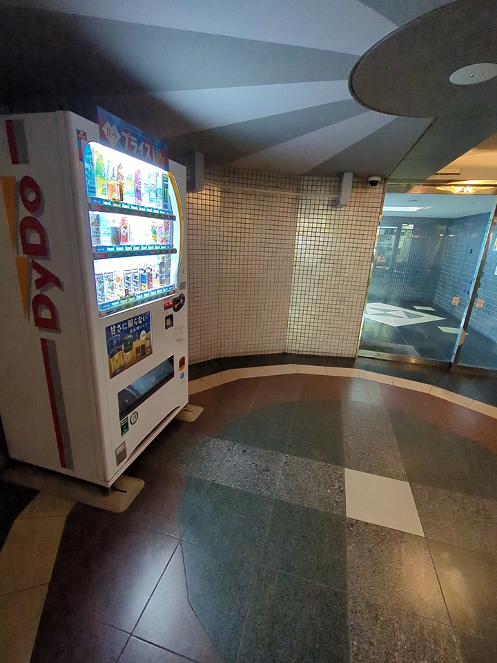 25/30 エントランス