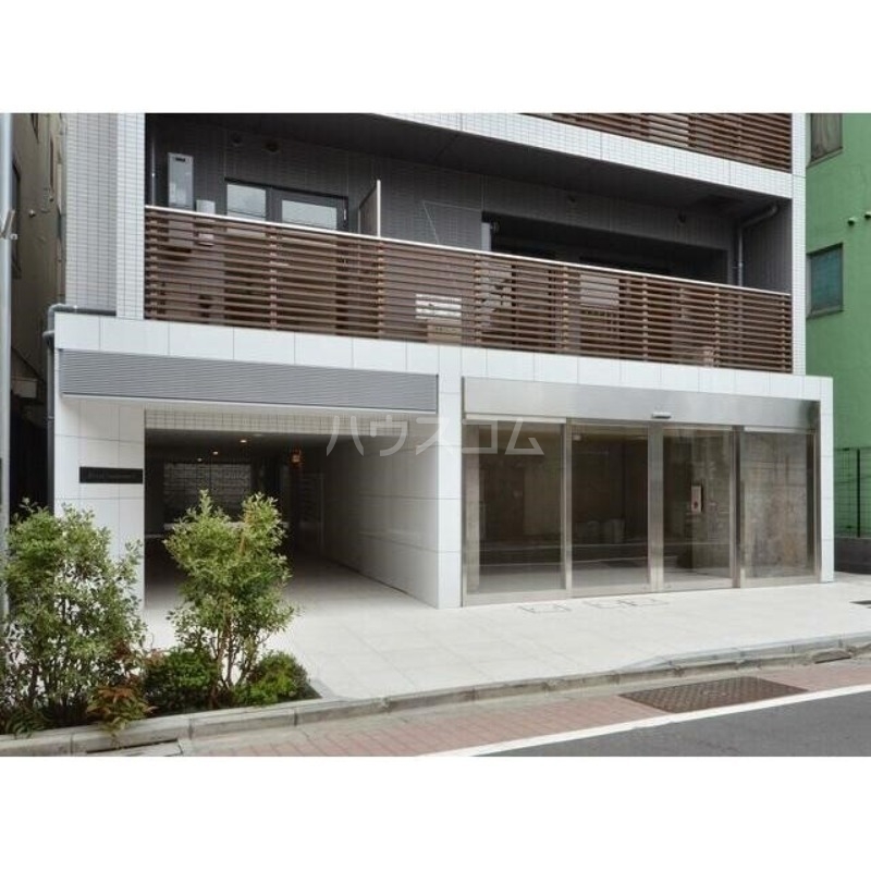 19/19 エントランス